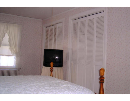 116 Riddell Street Greenfield, MA 01301 - Photo 7 of 8 Gallery Image 7