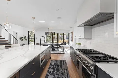 $3,625,000 | 302 Buckeye Trail, West Lake Hills, TX 78746