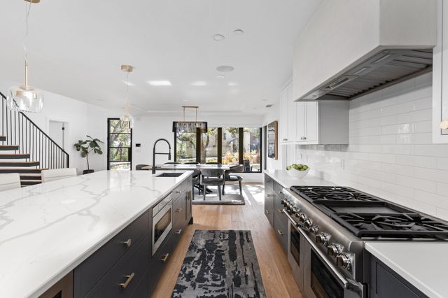 $3,625,000 | 302 Buckeye Trail, West Lake Hills, TX 78746