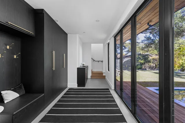 $3,625,000 | 302 Buckeye Trail, West Lake Hills, TX 78746