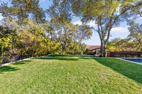 $3,800,000 | 302 Buckeye Trail, West Lake Hills, TX 78746