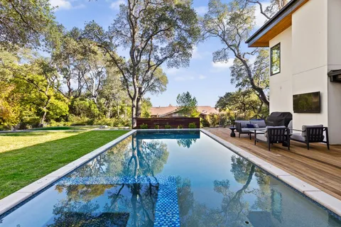 $3,800,000 | 302 Buckeye Trail, West Lake Hills, TX 78746