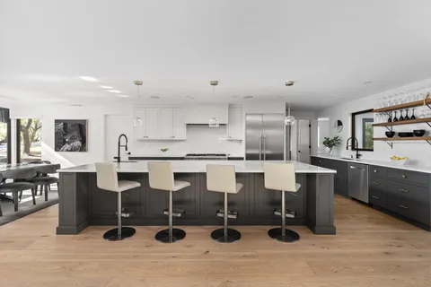 $3,625,000 | 302 Buckeye Trail, West Lake Hills, TX 78746