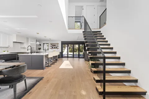 $3,625,000 | 302 Buckeye Trail, West Lake Hills, TX 78746