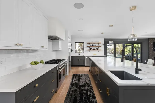 $3,800,000 | 302 Buckeye Trail, West Lake Hills, TX 78746