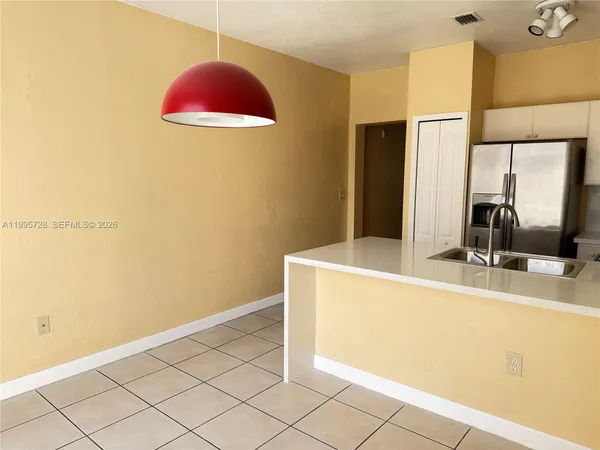 $2,200 | 7080 Northwest 177th Street, Unit 20913, Hialeah, FL 33015