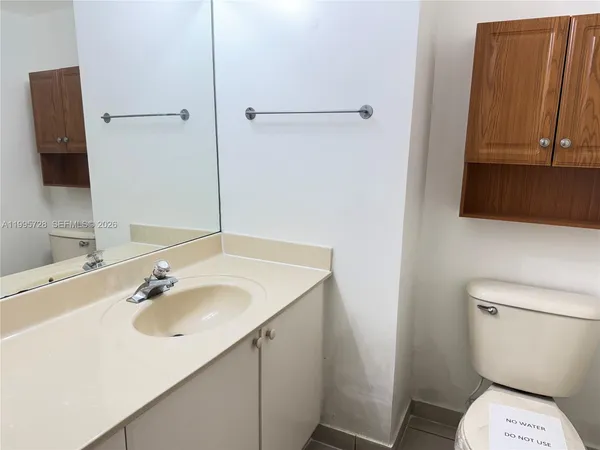 $2,200 | 7080 Northwest 177th Street, Unit 20913, Hialeah, FL 33015