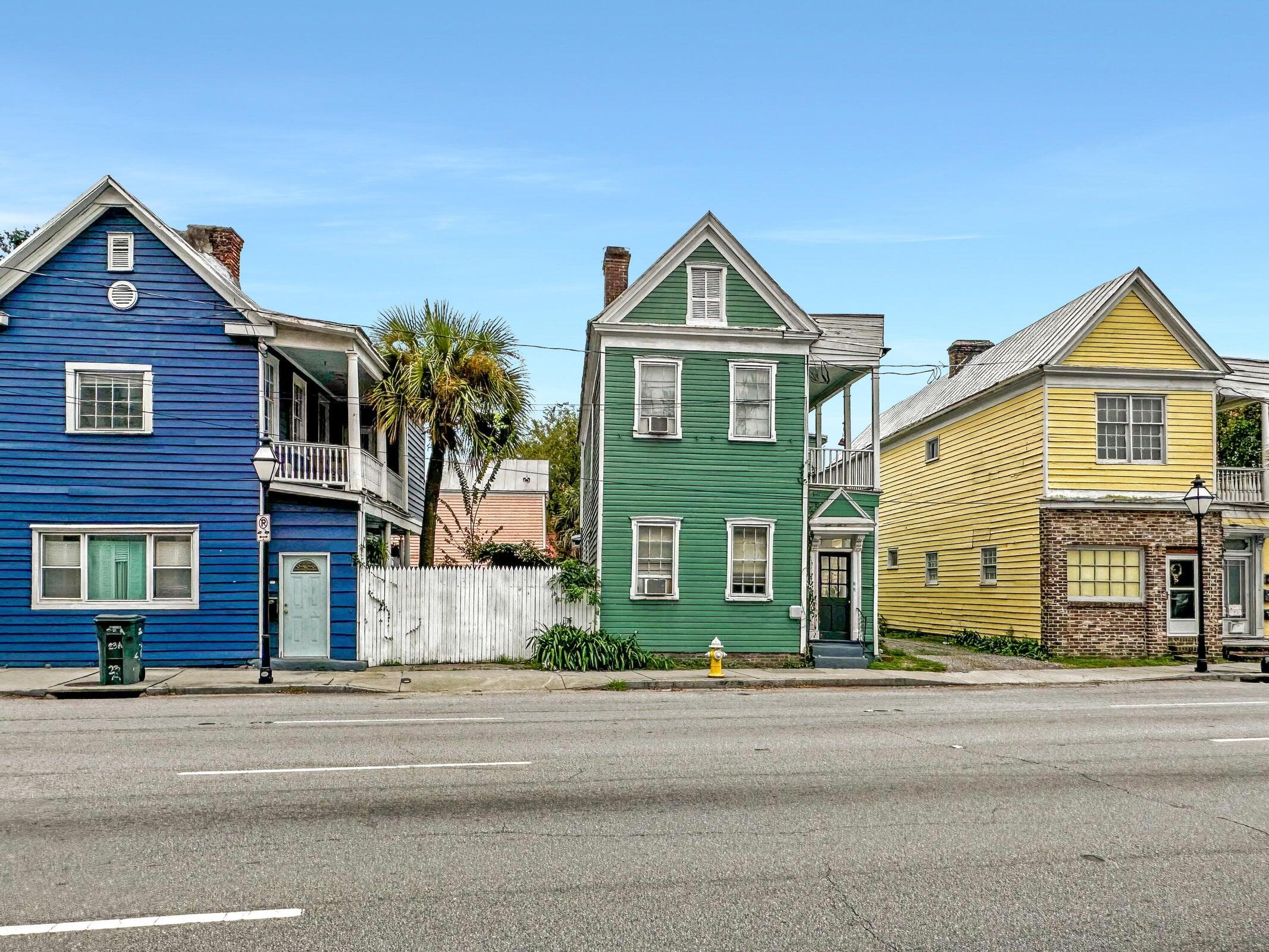 199 Spring Street Charleston, SC 29403 - Photo 3 of 22 20231205190051236883000000-o