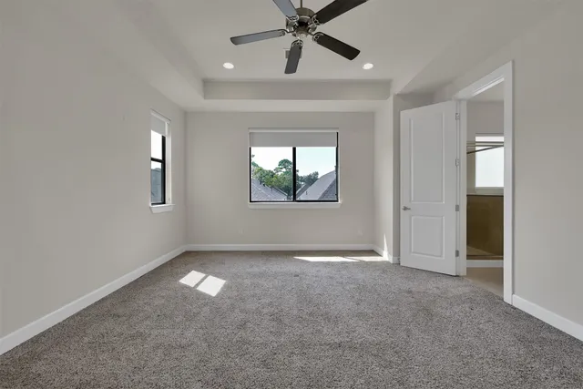 a view of empty room with window