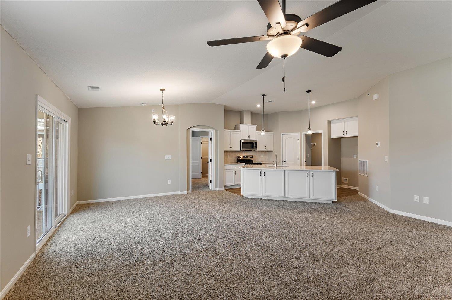 547 Tradition Ridge, Unit 81301 Cincinnati, OH 45245 - Photo 6 of 34