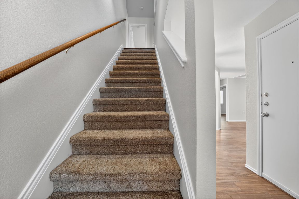 1520 Anise Drive Austin, TX 78741 - Photo 13 of 30 a view of entryway