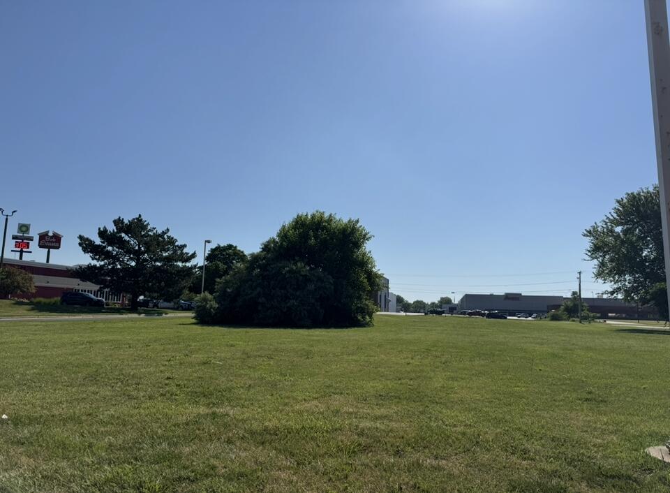 2508 Pipestone Road Benton Harbor, MI 49022 - Photo 5 of 6 IMG_4495