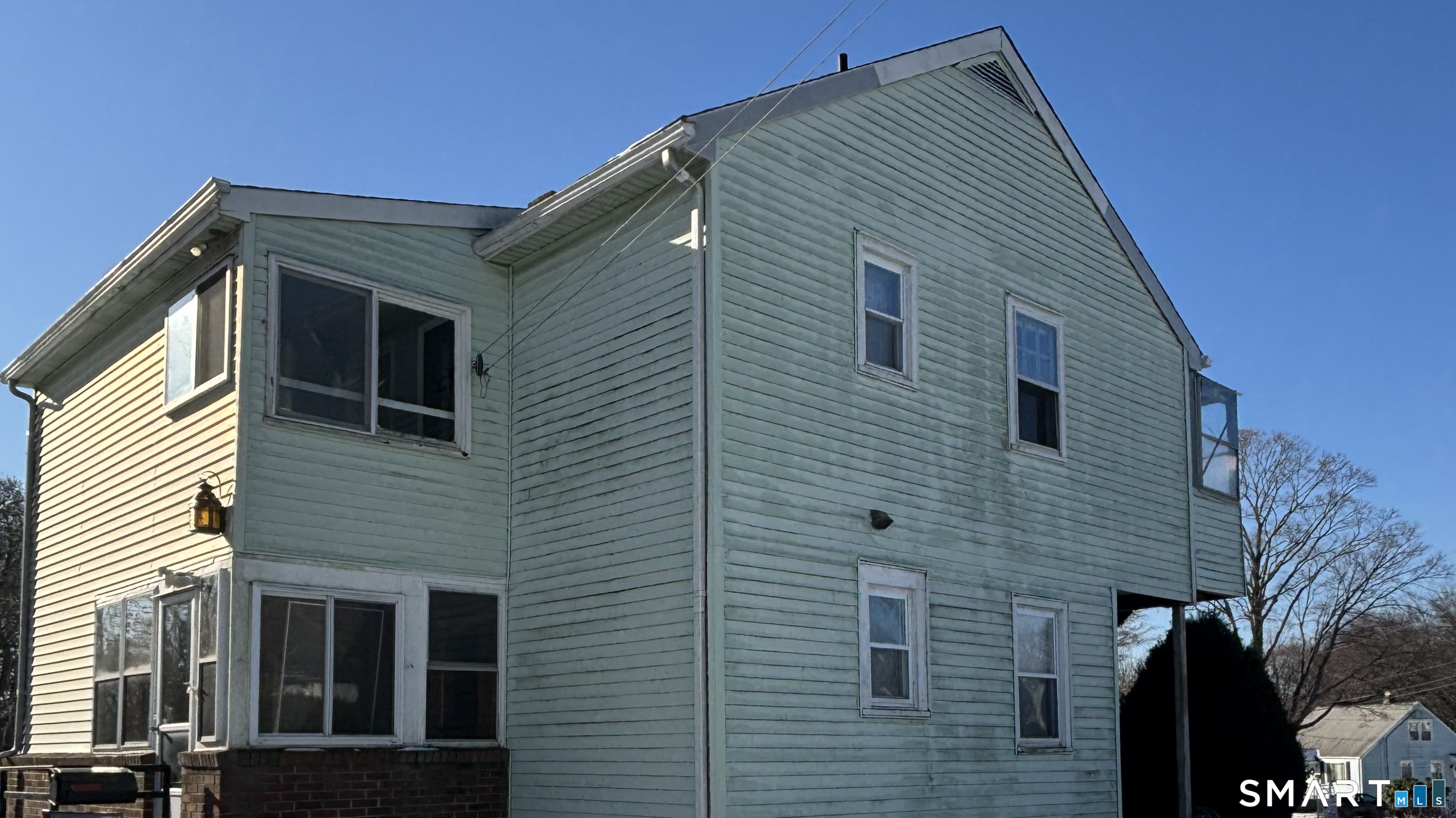 460 Stonybrook Road Stratford, CT 06614 - Photo 19 of 19 a buliding that has stairs