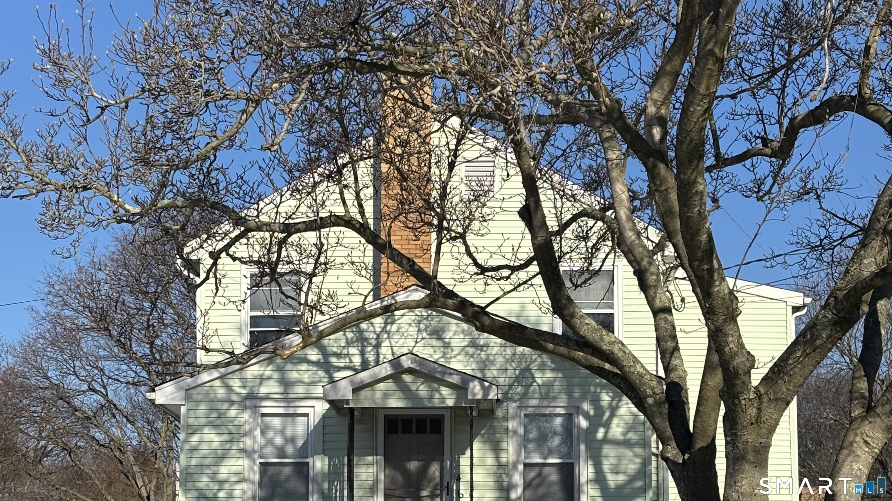 460 Stonybrook Road Stratford, CT 06614 - Photo 2 of 19 a view of a house with a tree