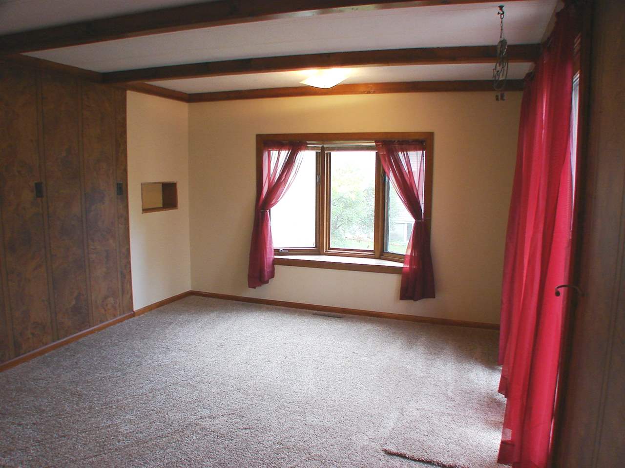 210 South Main Street Ithaca, MI 48847 - Photo 12 of 43 1808083-11.JPG