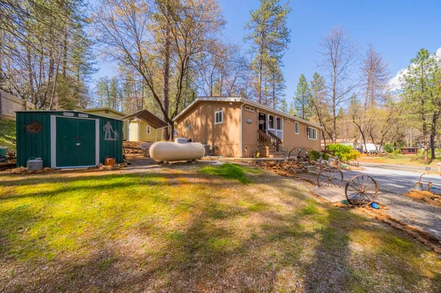 $275,000 | 18071 Pine Street, Lakehead, CA 96051