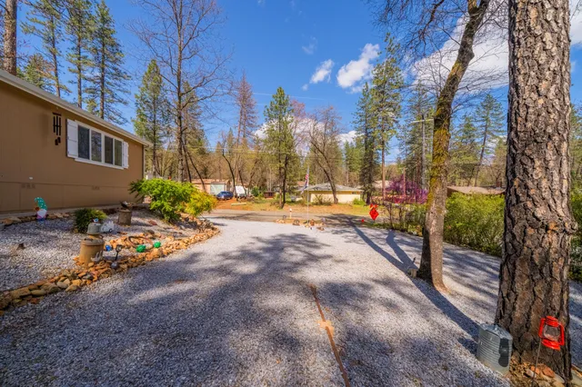 $275,000 | 18071 Pine Street, Lakehead, CA 96051