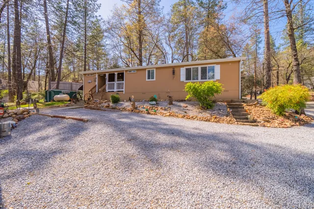 $275,000 | 18071 Pine Street, Lakehead, CA 96051