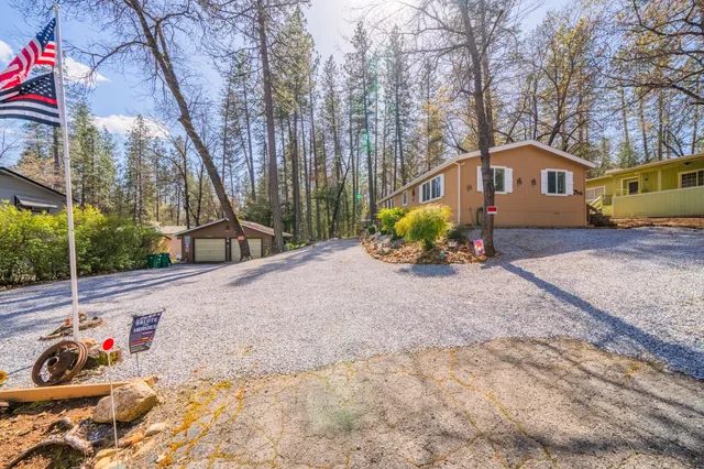 $275,000 | 18071 Pine Street, Lakehead, CA 96051