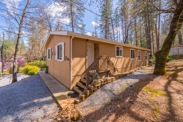 $275,000 | 18071 Pine Street, Lakehead, CA 96051