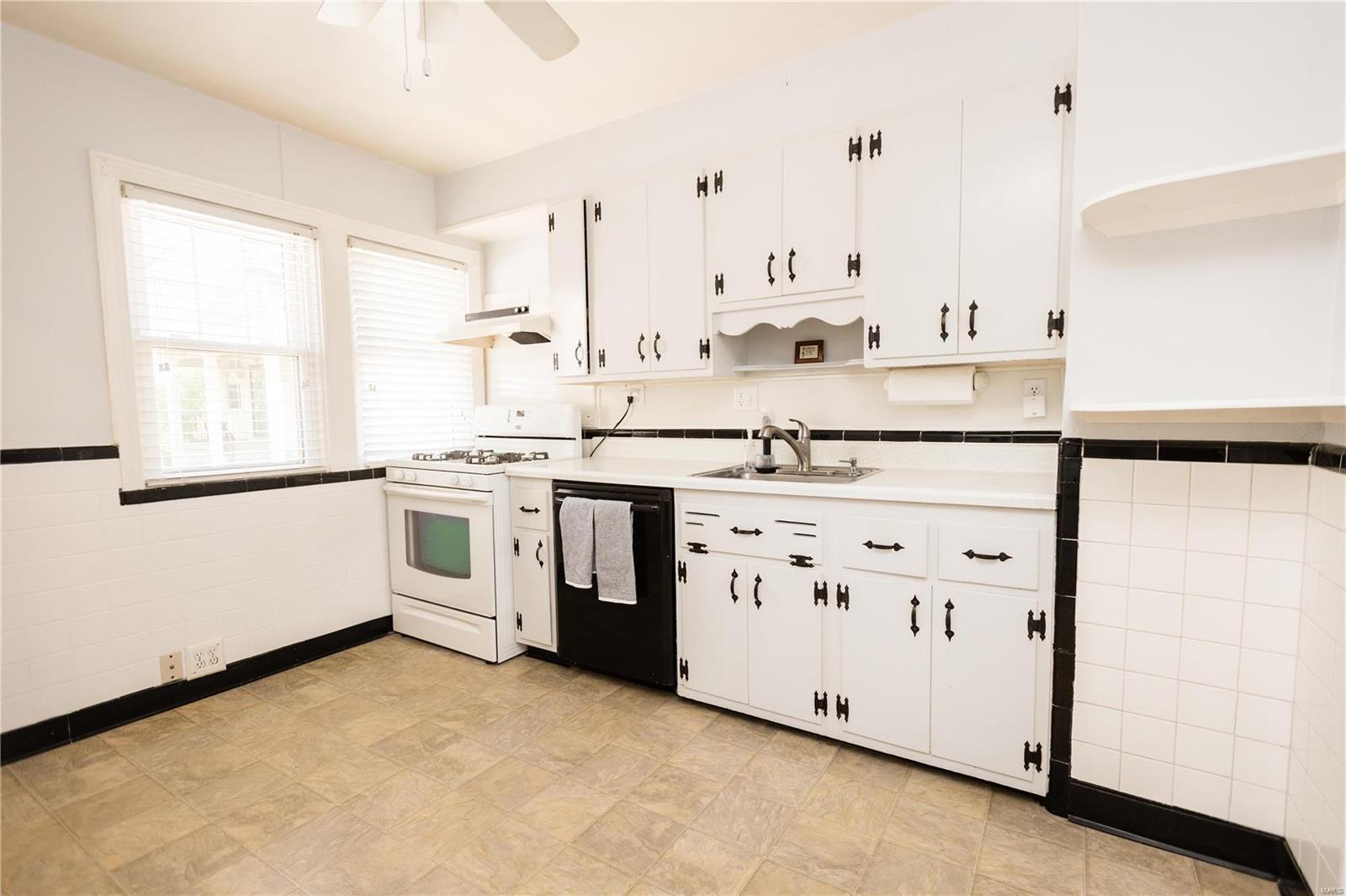 1230 North Sappington Road St. Louis, MO 63122 - Photo 9 of 34 Gallery Image 9