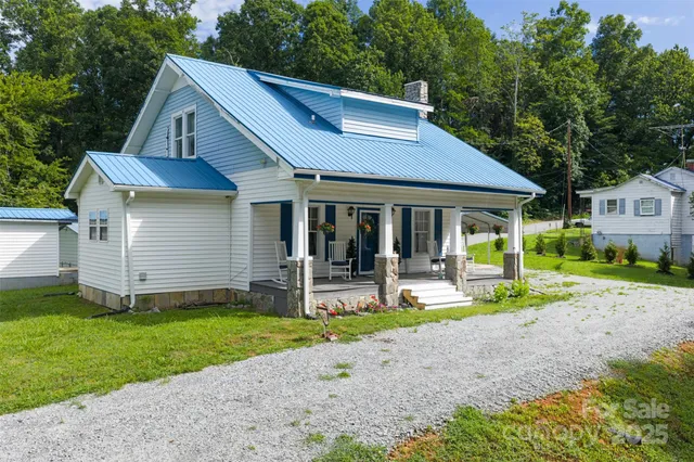 $275,000 | 1231 Caldwell Place Northwest, Lenoir, NC 28645