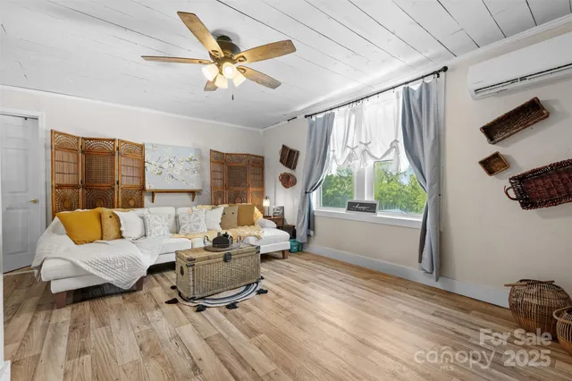 $275,000 | 1231 Caldwell Place Northwest, Lenoir, NC 28645