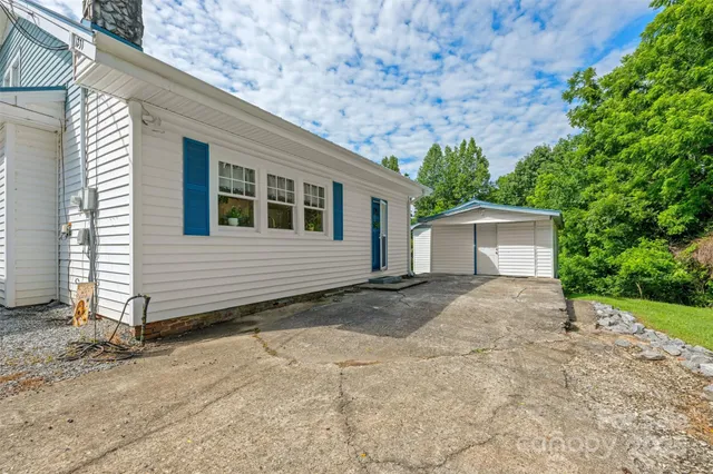 $275,000 | 1231 Caldwell Place Northwest, Lenoir, NC 28645