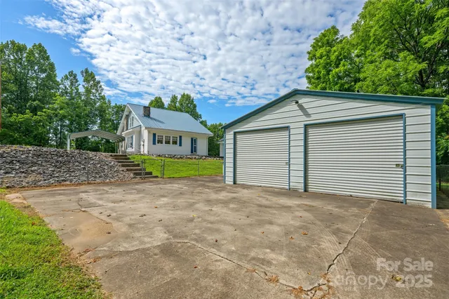 $275,000 | 1231 Caldwell Place Northwest, Lenoir, NC 28645