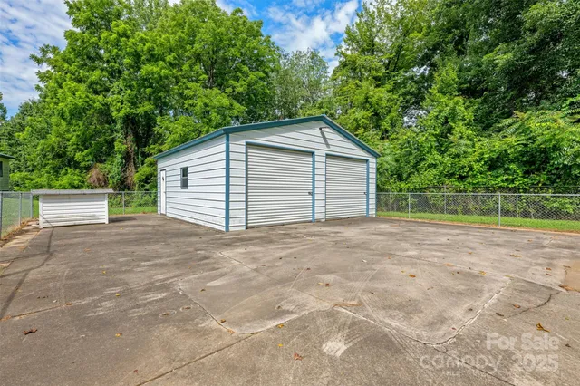 $275,000 | 1231 Caldwell Place Northwest, Lenoir, NC 28645