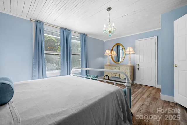 $275,000 | 1231 Caldwell Place Northwest, Lenoir, NC 28645