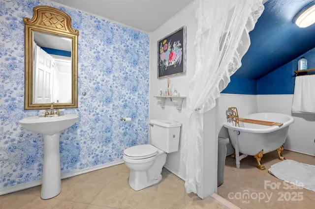 $275,000 | 1231 Caldwell Place Northwest, Lenoir, NC 28645