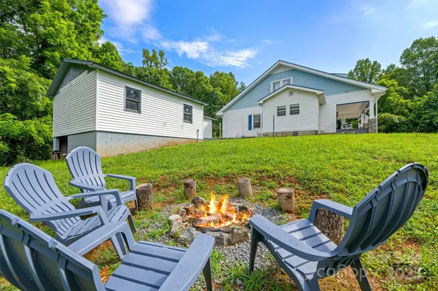 $275,000 | 1231 Caldwell Place Northwest, Lenoir, NC 28645