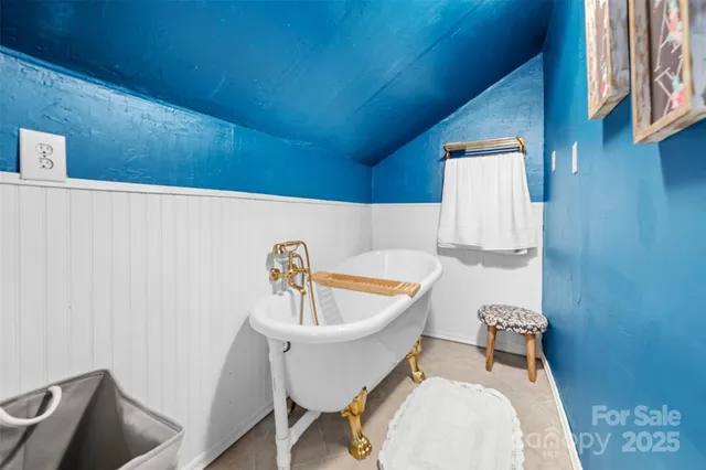 $275,000 | 1231 Caldwell Place Northwest, Lenoir, NC 28645