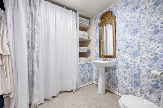 $275,000 | 1231 Caldwell Place Northwest, Lenoir, NC 28645