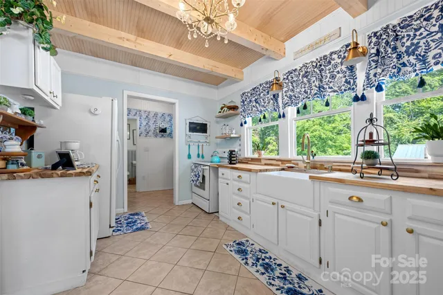 $275,000 | 1231 Caldwell Place Northwest, Lenoir, NC 28645