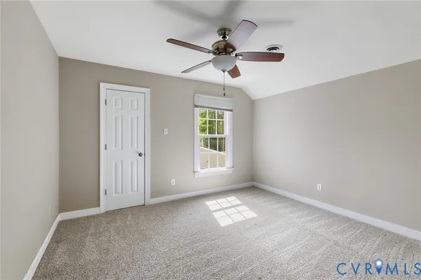 a view of empty room with window
