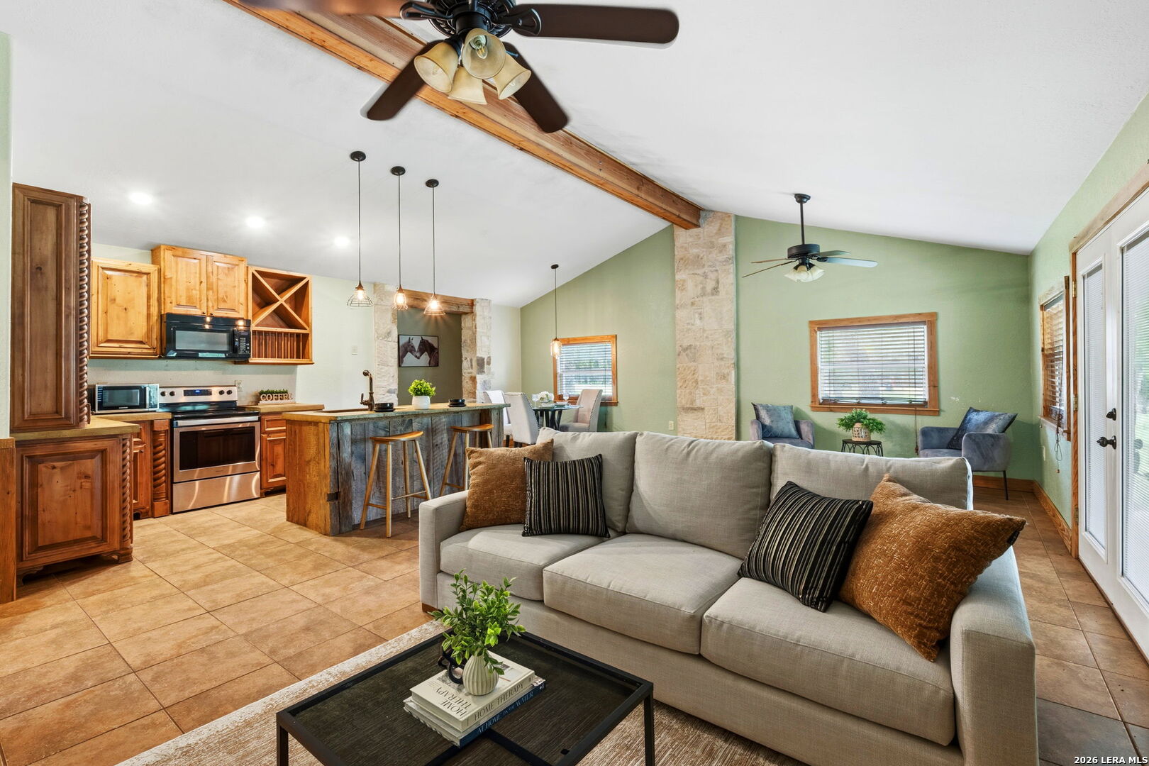 340 Rio Oak Road Pipe Creek, TX 78063 - Photo 16 of 39