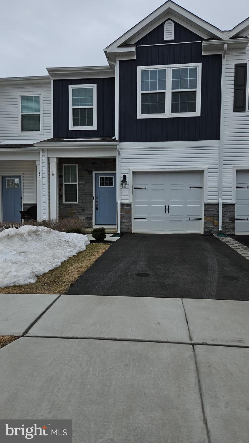 30 Elliot Lane Westampton, NJ 08060 - Photo 3 of 96 a front view of a house with yard