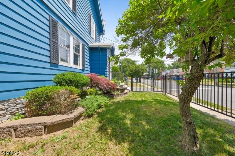 659 Raritan Road Cranford, NJ 07016 - Photo 31 of 36