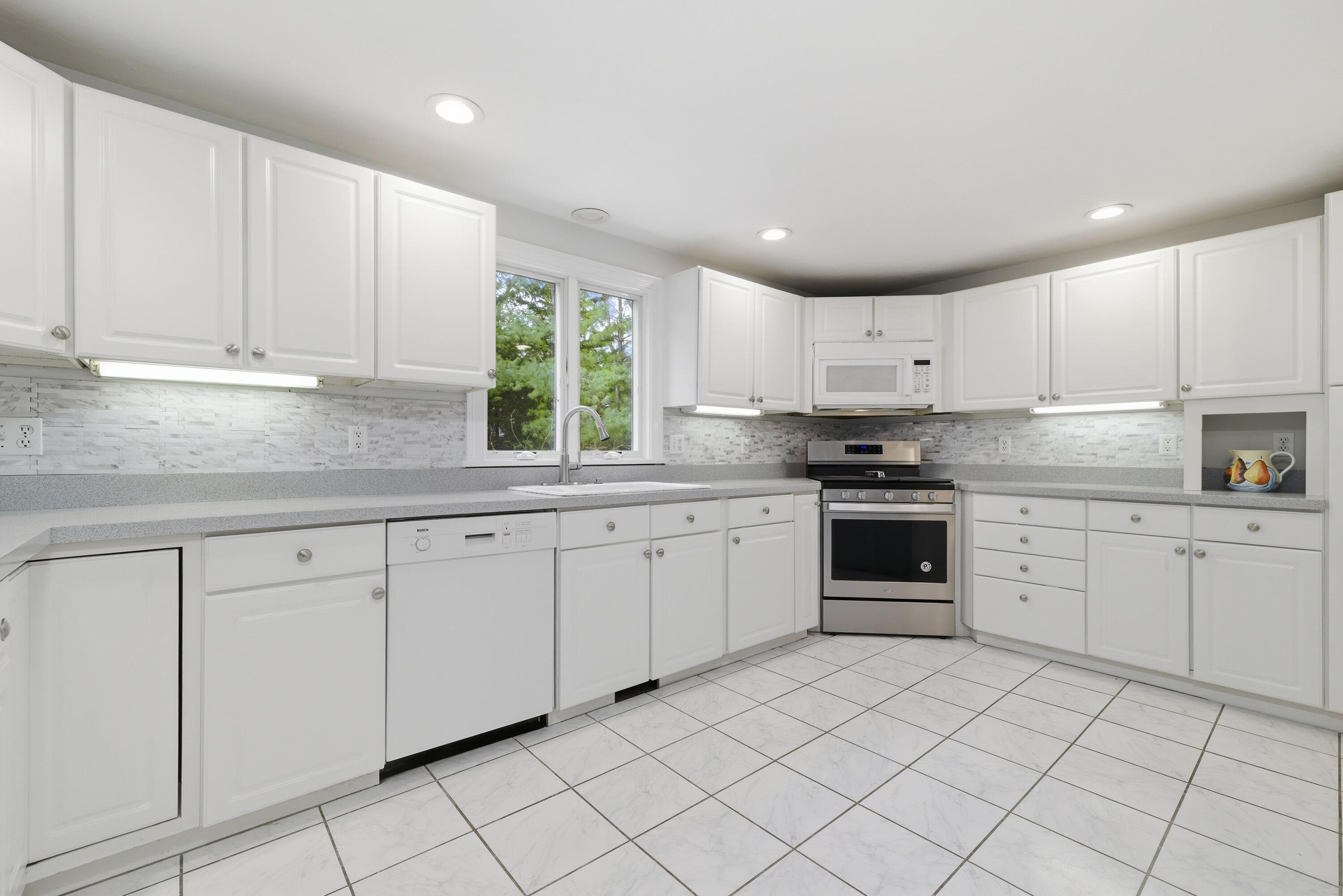 120 Degrass Road Mashpee, MA 02649 - Photo 4 of 38 1Q1A2200