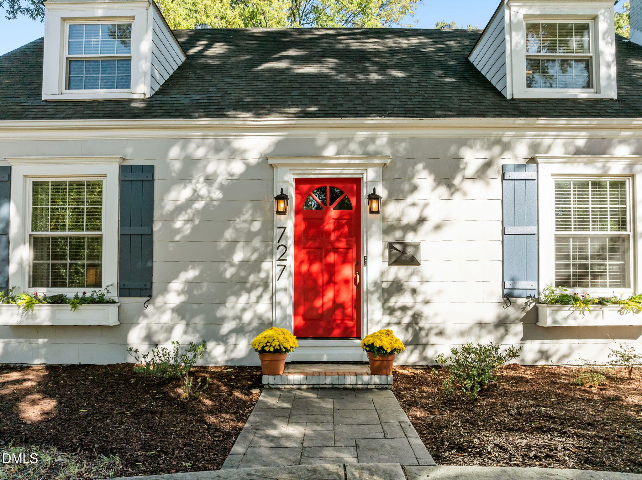 727 East Whitaker Mill Road Raleigh, NC 27608 - Photo 8 of 65 Front View