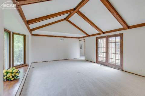 8308 Fenton Road Grand Blanc, MI 48439 - Photo 19 of 45 20438398-18.JPG