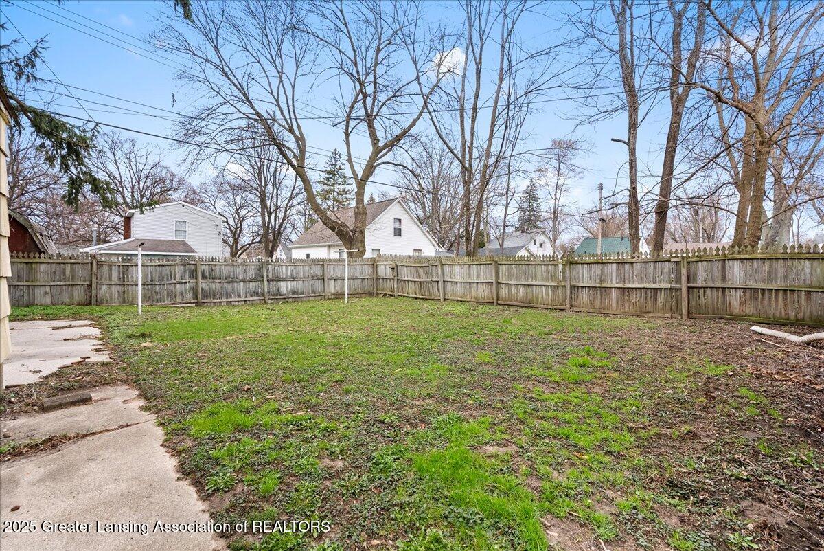 629 East Cavanaugh Road Lansing, MI 48910 - Photo 29 of 32 32-Media Jett - 32