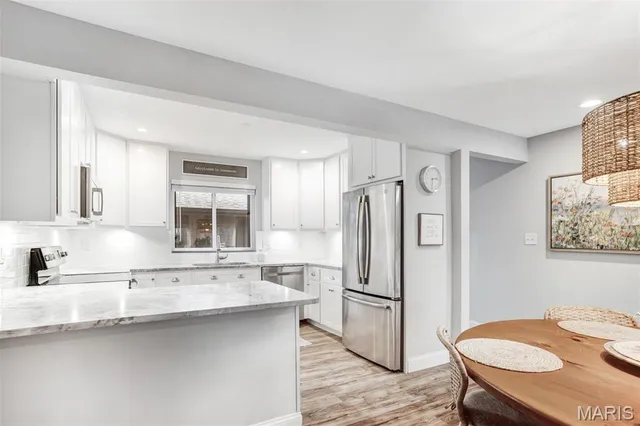 $349,000 | 2005 Meadowtree Lane, Kirkwood, MO 63122