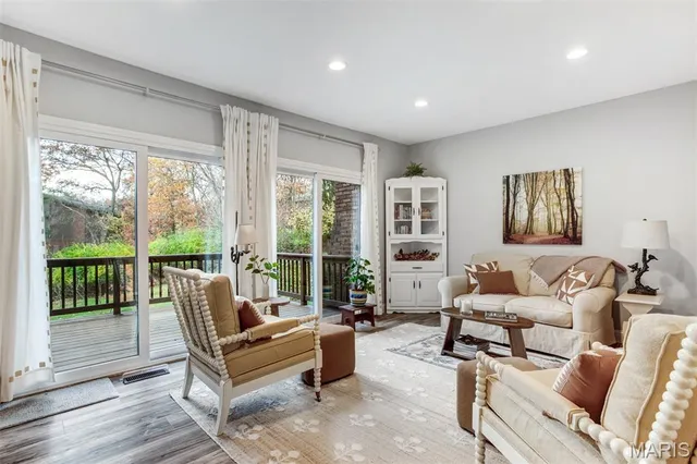 $349,000 | 2005 Meadowtree Lane, Kirkwood, MO 63122