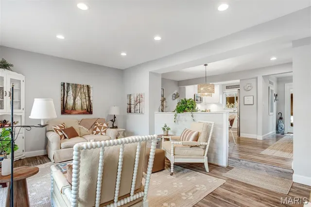 $349,000 | 2005 Meadowtree Lane, Kirkwood, MO 63122