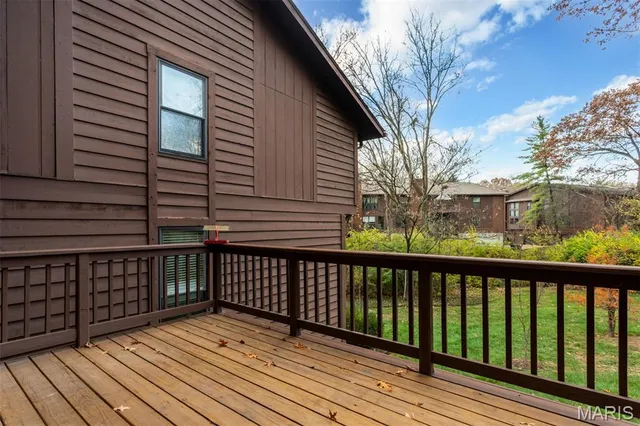 $349,000 | 2005 Meadowtree Lane, Kirkwood, MO 63122