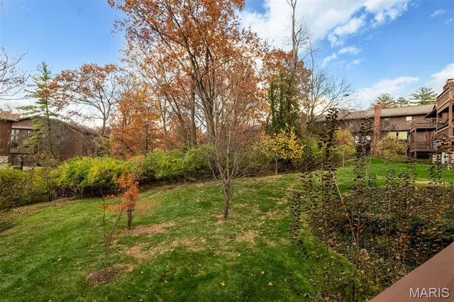 $349,000 | 2005 Meadowtree Lane, Kirkwood, MO 63122