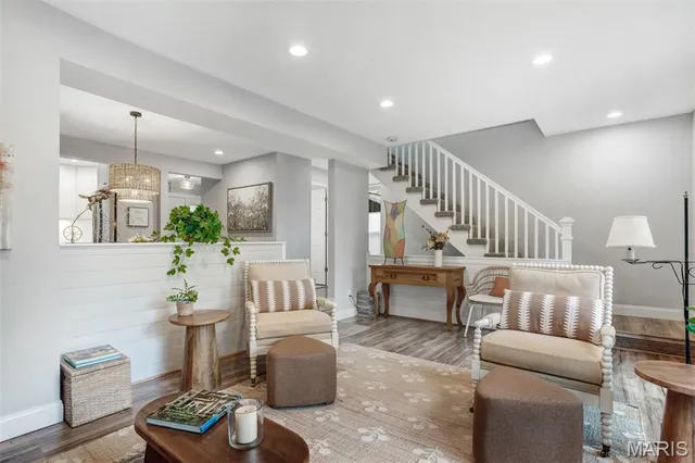 $349,000 | 2005 Meadowtree Lane, Kirkwood, MO 63122